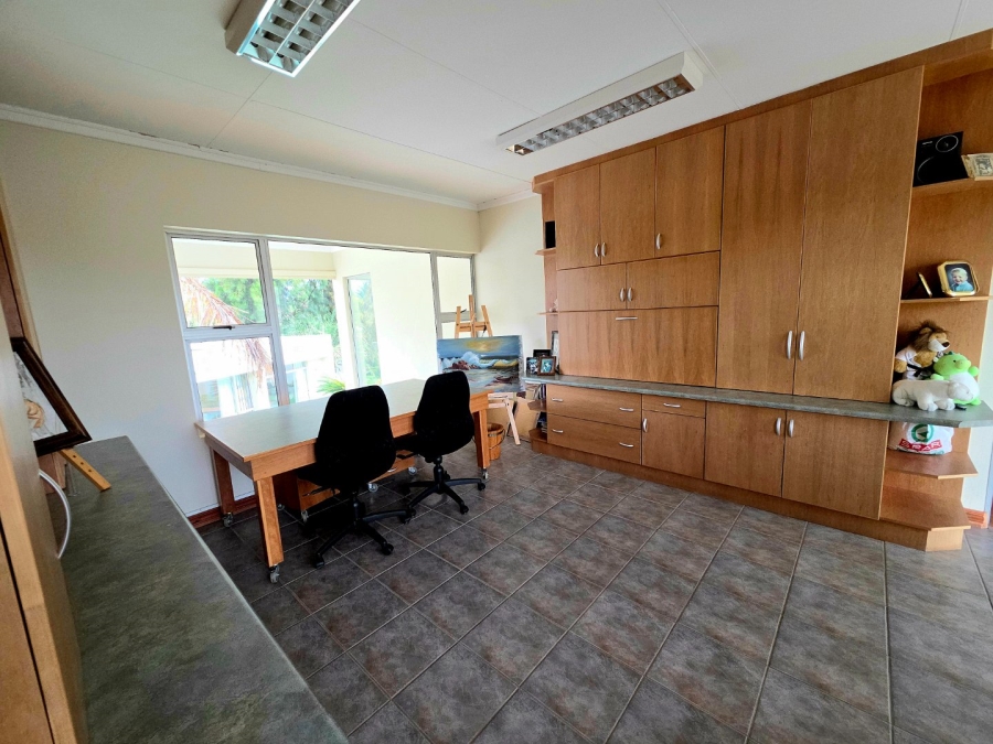 4 Bedroom Property for Sale in Heuwelsig Free State